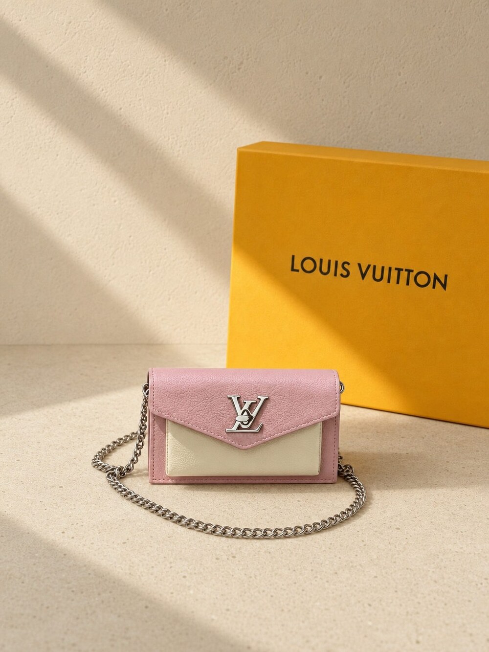 Louis Vuitton Lockme Chain Pink Beige Grained Leather Shoulder Bag - Picture 5 of 6